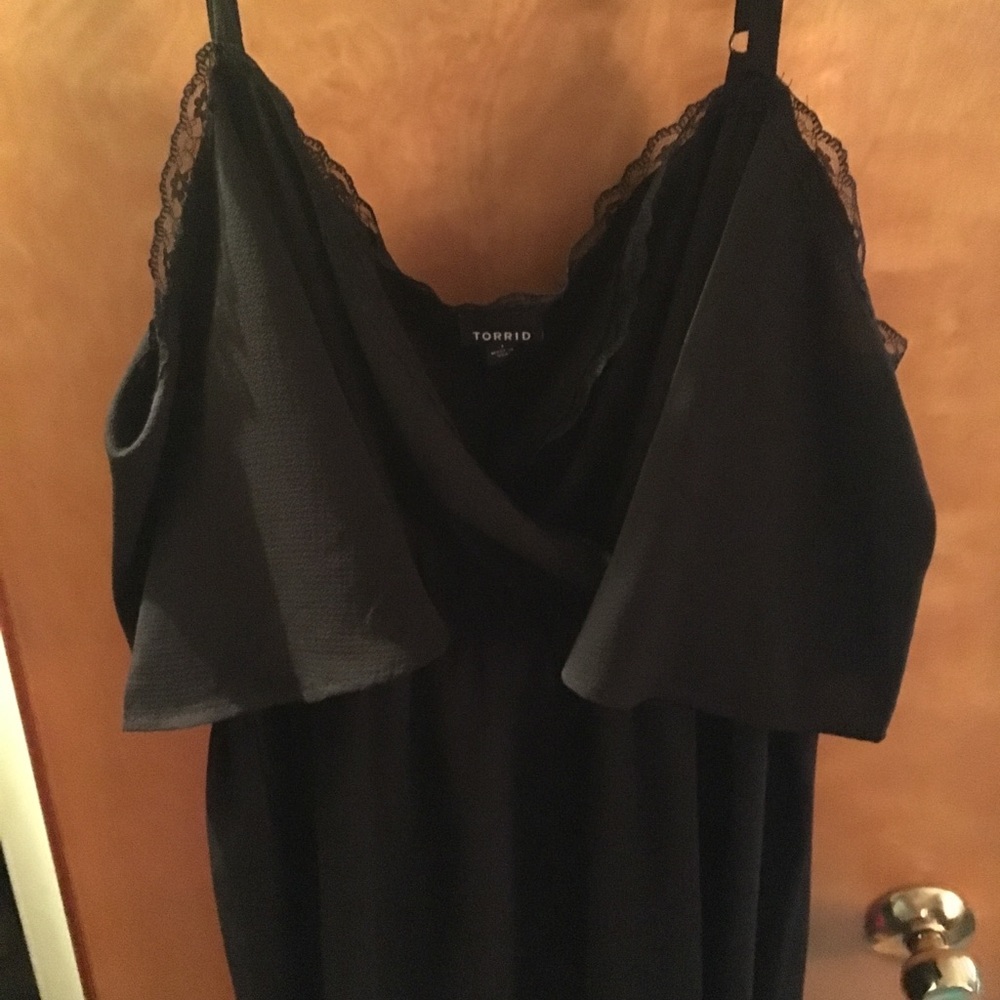 Cold shoulder Torrid blouse. Size 1 (16).